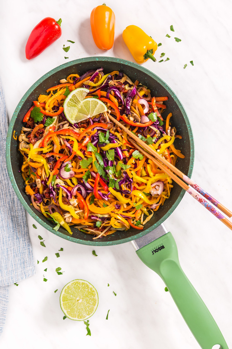 Noodles Di Patate Dolci E Verdure Saltate In Padella Vegan Senza