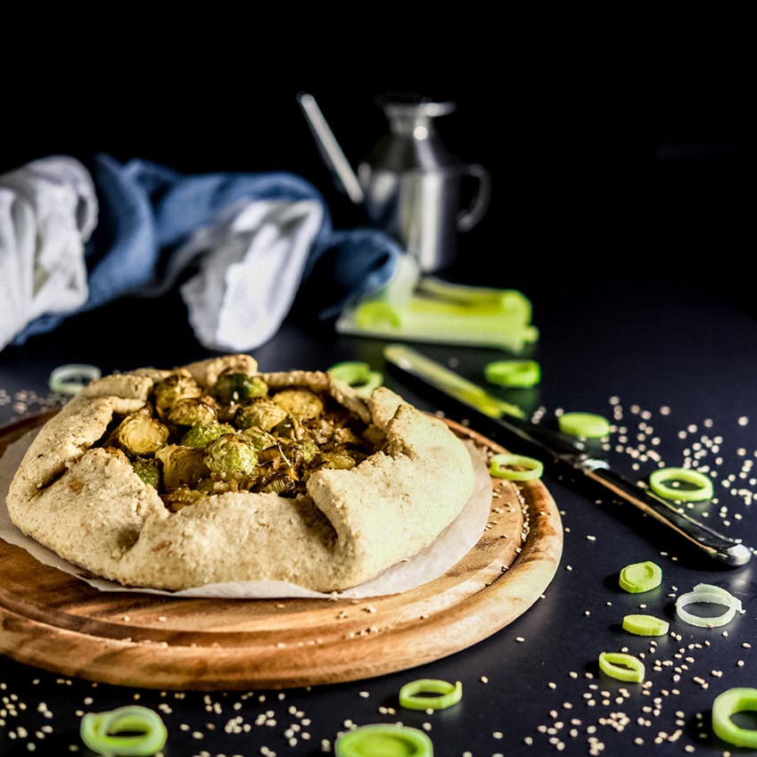 Galette salata con cavolini e porri