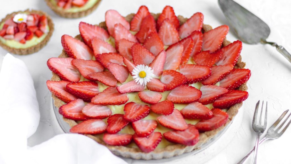 Crostata di fragole fresche vegan