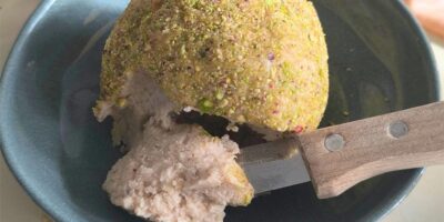 Formaggio morbido vegano affumicato con noci del Brasile